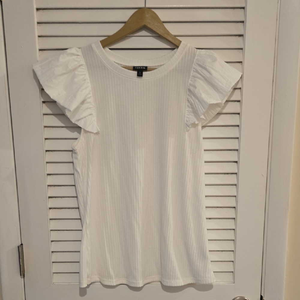 NWOT Torrid White Ruffle Sleeve Blouse